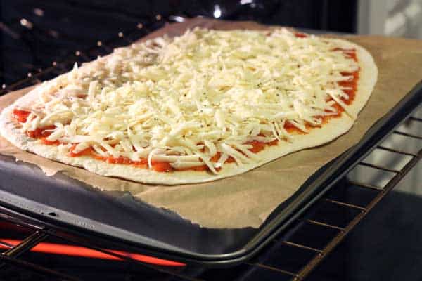 How To Bake Pizza In Oven With Baking Sheet