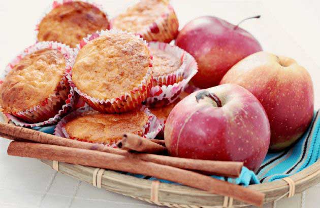 Whole Wheat Apple Cinnamon Muffins