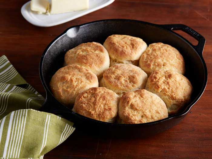 Biscuit in a Cast Iron Pan