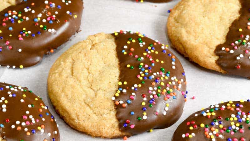 Chocolate-Dipped Peanut Butter Cookies Recipe