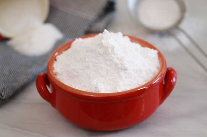 Powdered Sugar and Cornstarch