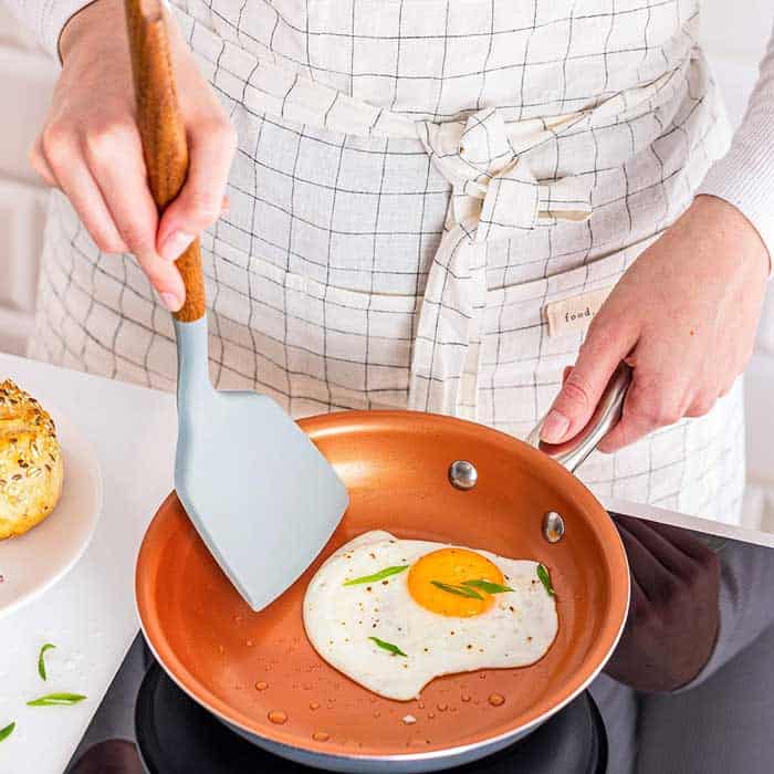 Spatula for Flipping Eggs