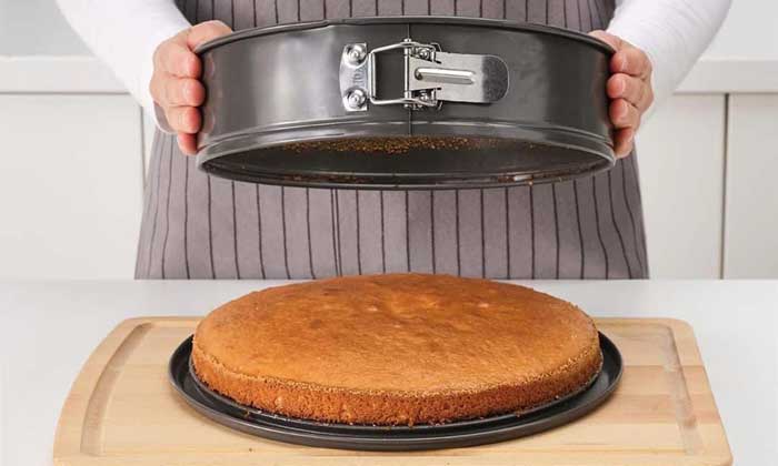 How to Easily Get Cake out of a Pan