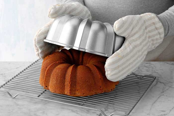 How to Get Cake out of Bundt Pans