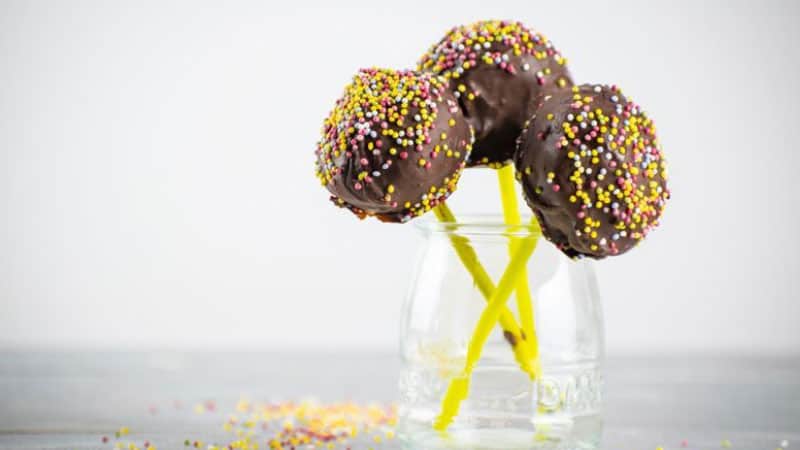 Make Cake Pops without a Mold