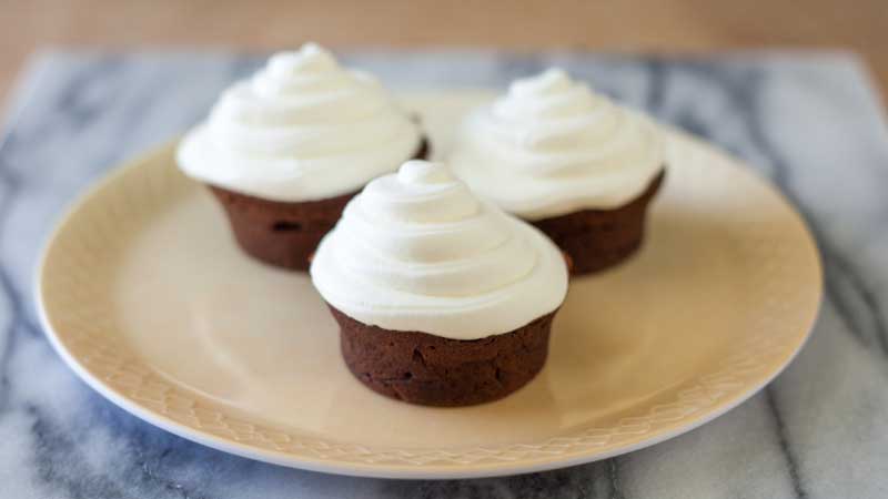 How to Bake Cupcakes without Liners