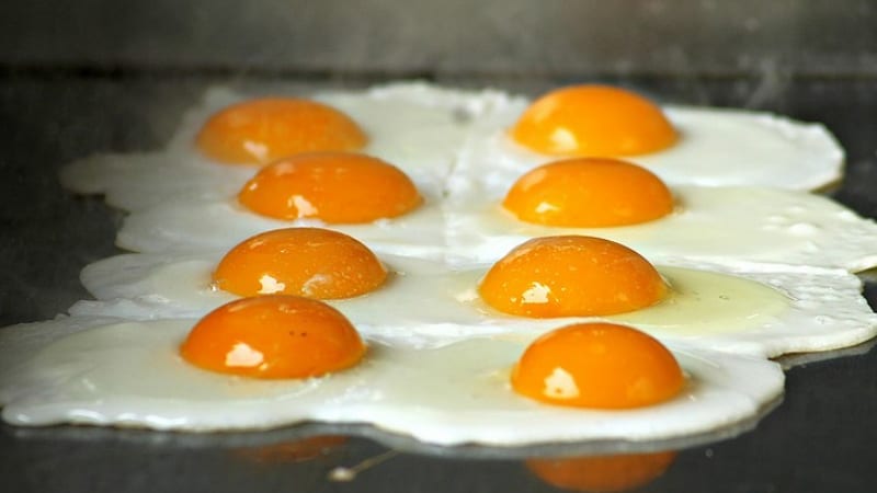 Eggs on a Griddle