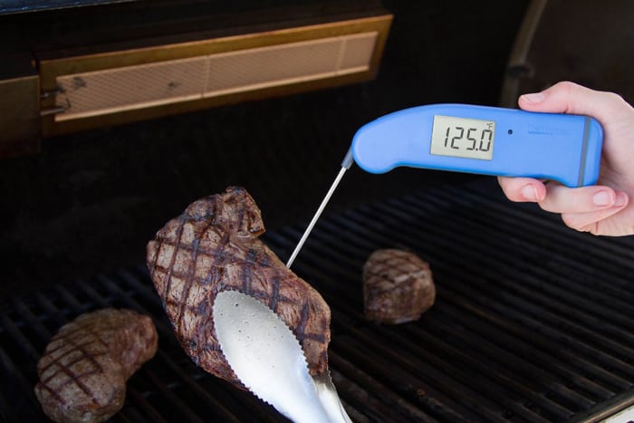 Using a grilling thermometer