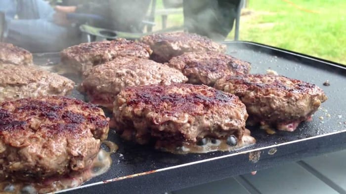 cook burgers on an electric griddle